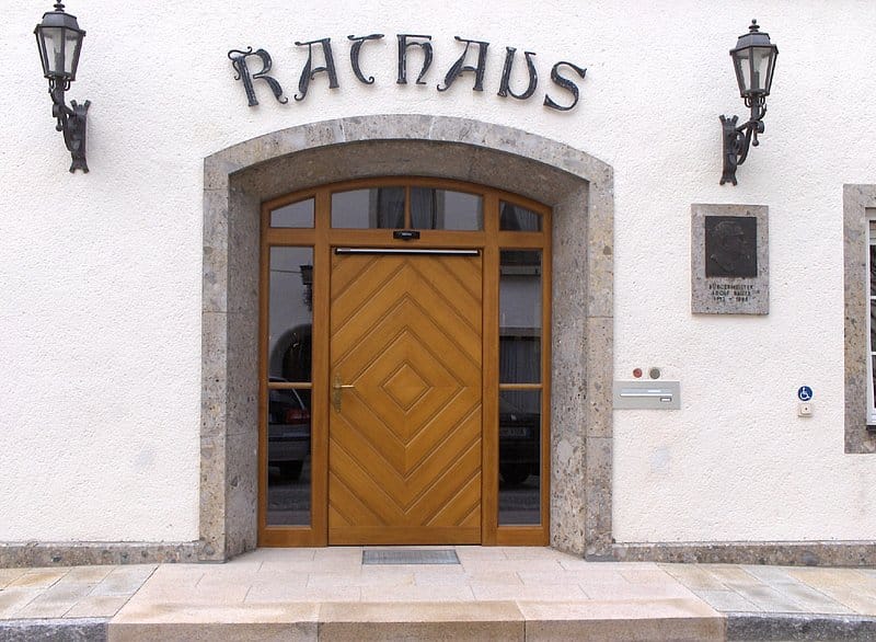 csm_2008-04-18_Rathaus_-_Neugestaltung_Eingangsbereich_4b67959880